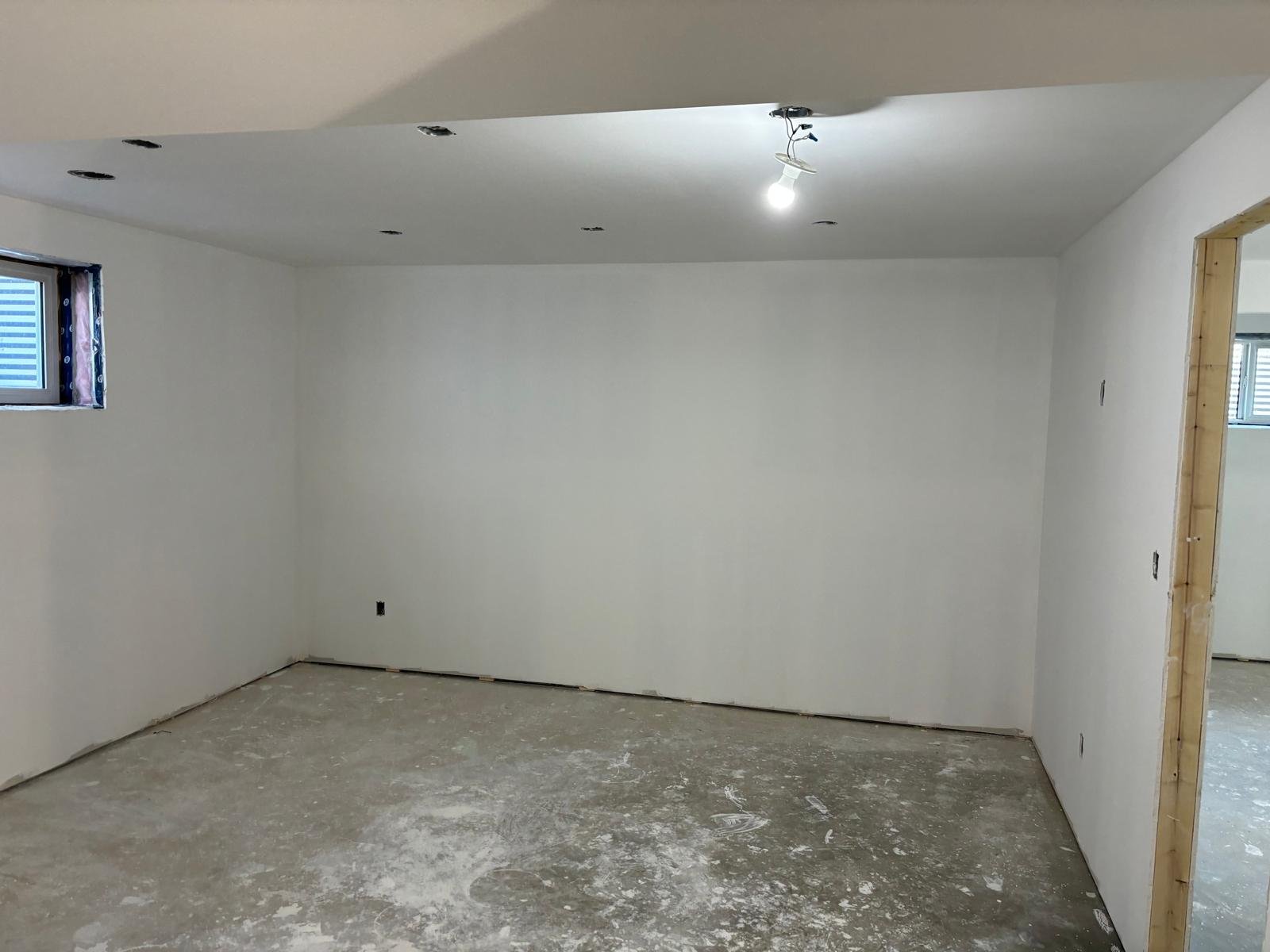 blue-acent-wall-before